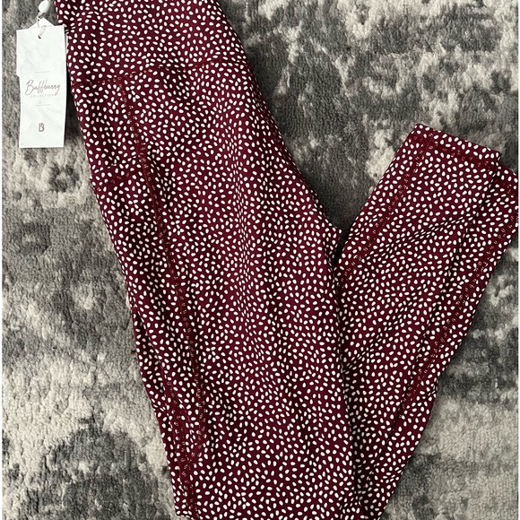 Buffbunny Rosa Pocket Vineyard Red Bossy Print Leggings - Picture 2 of 4